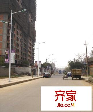 剑桥春天外景图