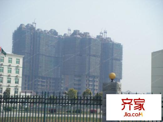 剑桥春天外景图