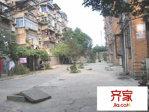 建设路通用机械厂宿舍外景图