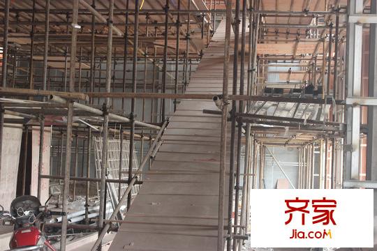 明園九龍灣項目在建的售樓中心內(nèi)部（2015.7）