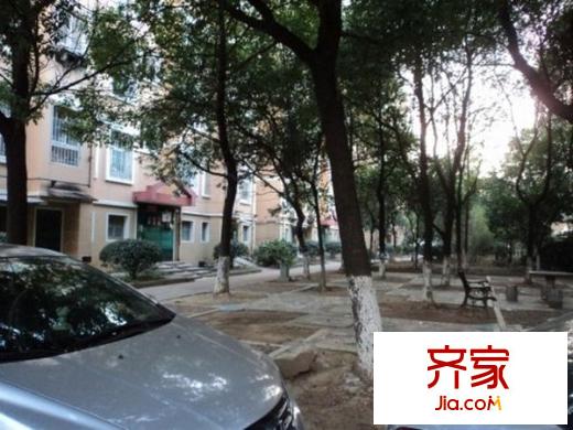 上海北路高校小区外景图