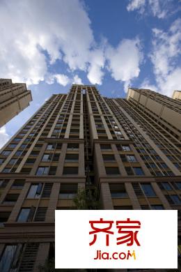 江铃瓦良格二期高层仰视实景(2014.09)