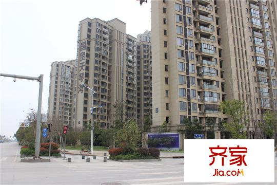 國(guó)貿(mào)天琴灣實(shí)景圖建筑實(shí)景（2015-3）