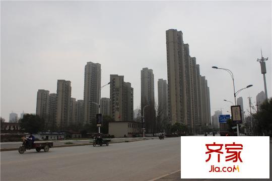 國(guó)貿(mào)天琴灣實(shí)景圖建筑實(shí)景（2015-3）