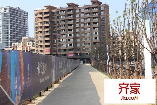 方大上上城項(xiàng)目樓棟遠(yuǎn)觀實(shí)景（2015.3）