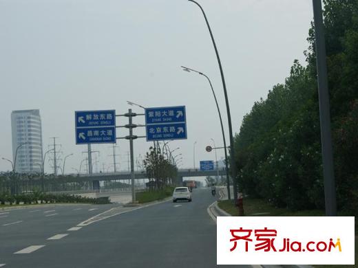 方大上上城以北100米昌東大道