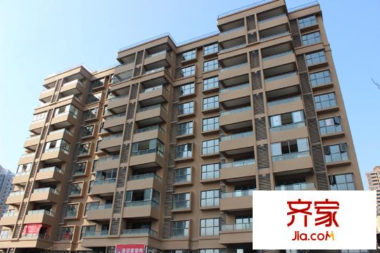 方大上上城項(xiàng)目樓棟外部實(shí)景（2015.3）