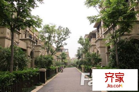 綠地香頌別墅外景圖 