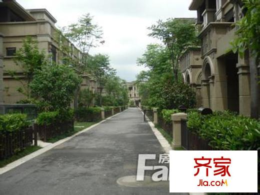 綠地香頌別墅外景圖 