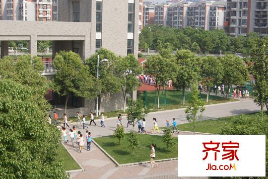 鸿泰苑外景图
