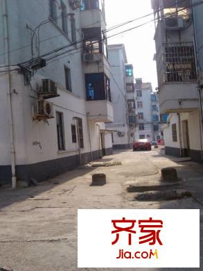 戴周新村外景图