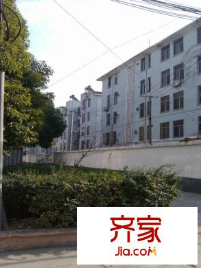戴周新村外景图