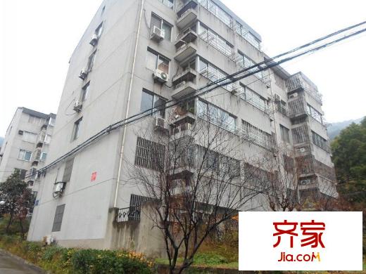 青山三村外景图