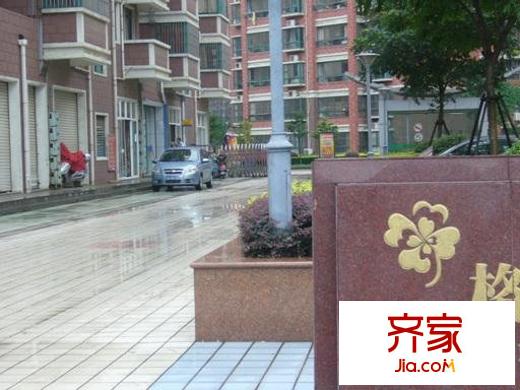 格林春天野花园外景图