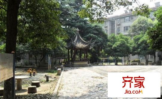 江大新村外景图