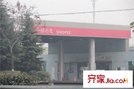 协信・未来城江海西路上的加油站