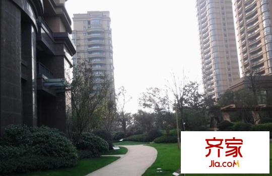常工城尚城外景图