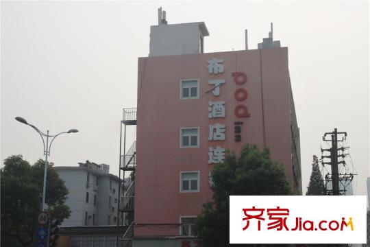 格林春天・野花园二期周边配套广瑞路上的酒店