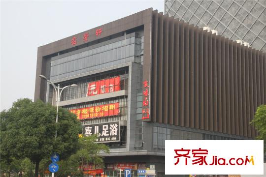 格林春天・野花园二期周边配套广瑞路上的商业