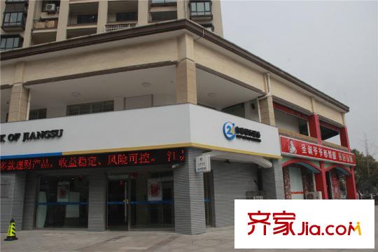 空港一号花园小区底商银行