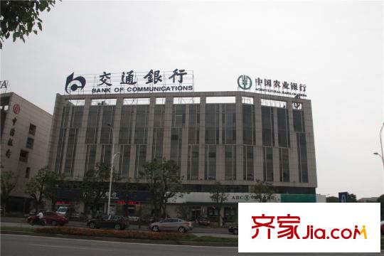 时代广场二期三大银行配套