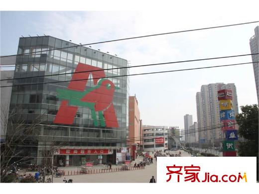 蠡湖一号北向742米处的欧尚超市(2013.2.28)