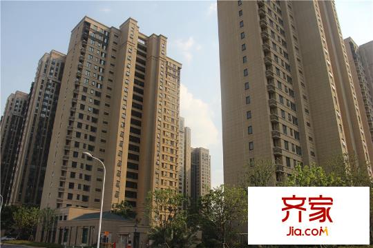 九龙仓玺园三期高层东门实景(2015.9)