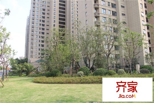 九龙仓玺园三期高层绿化实景(2015.9)