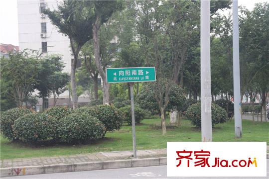 翡翠香江周边路牌