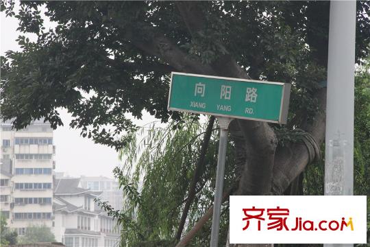 翡翠香江周边路牌