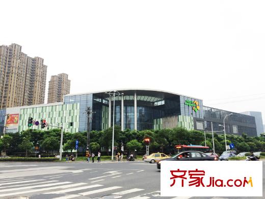 弘阳上品周边大型华润万家(2014.07)