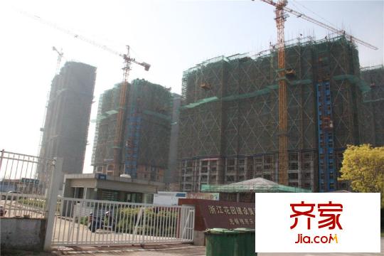 雅居乐中心广场工程进度实景(2015.4)