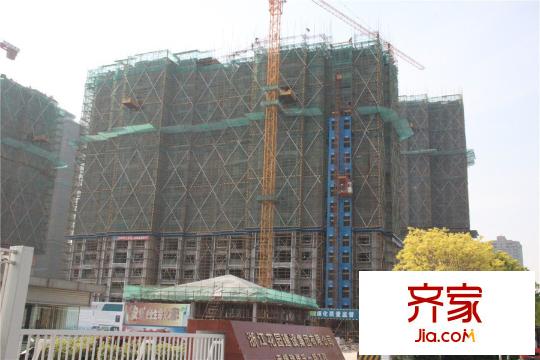 雅居乐中心广场工程进度实景(2015.4)