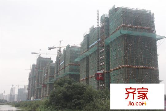 领秀琥珀澜湾9#-13#小区南面实景(2015.9)