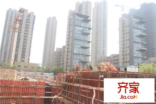 绿地西水东工程进度实景(2015.4)