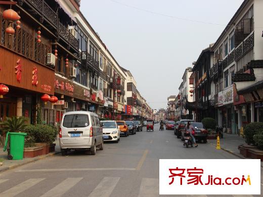 花半里梅西路梅里古镇