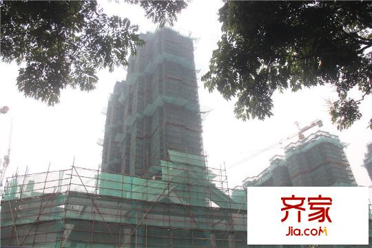 蓝光五彩城二期高层工程进度实景(2015.8)