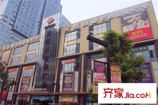 保利中央公园旁边200米内哥伦布广场