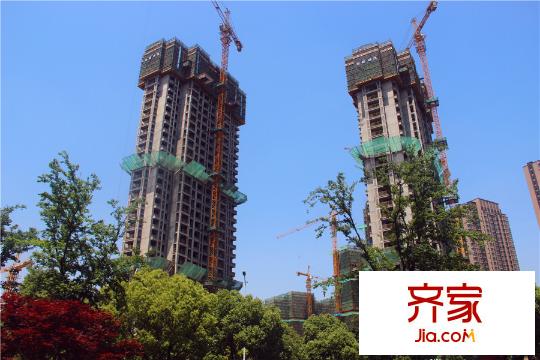 保利中央公园二期已封顶(2015.5)