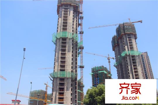 保利中央公园二期已封顶(2015.5)