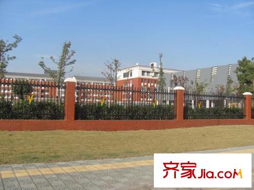 融创理想城市配套图向北500米省锡中
