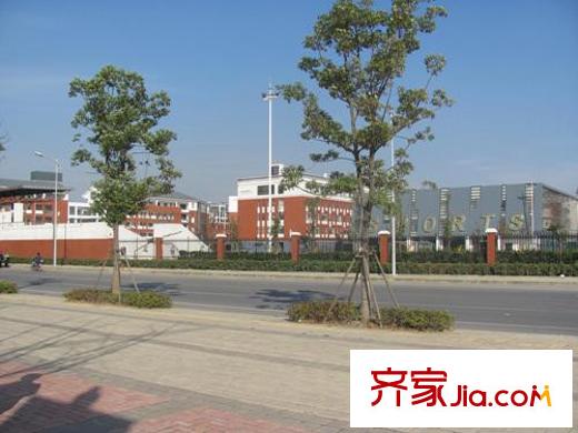 融创理想城市配套图向北500米省锡中