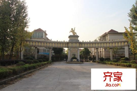 嘉利华府庄园小区正门(2012.10)