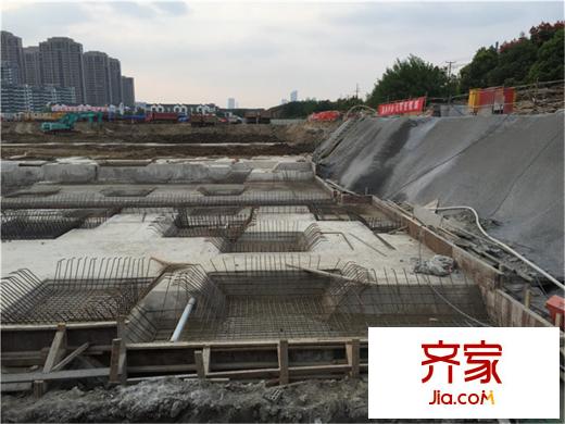 万科润园工地打地基实景(2015.9)