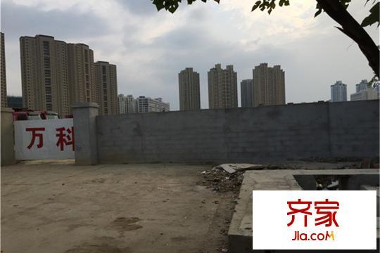 万科润园工地围挡实景(2015.9)