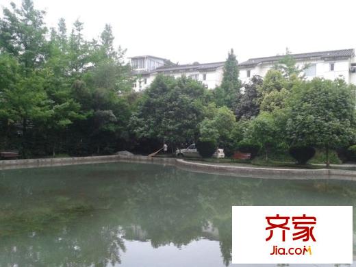 四季青城外景圖 