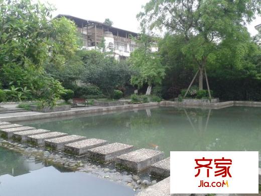 四季青城外景圖 