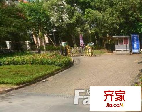 三正半山豪苑住宅實(shí)景圖小區(qū)入口圖
