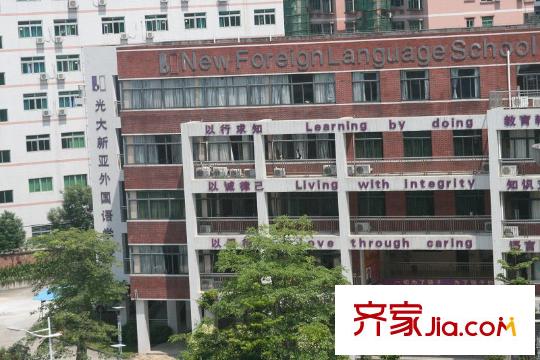 東駿朗晴居配套圖后面光大外國語學校