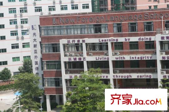 東駿朗晴居配套圖后面光大外國語學校